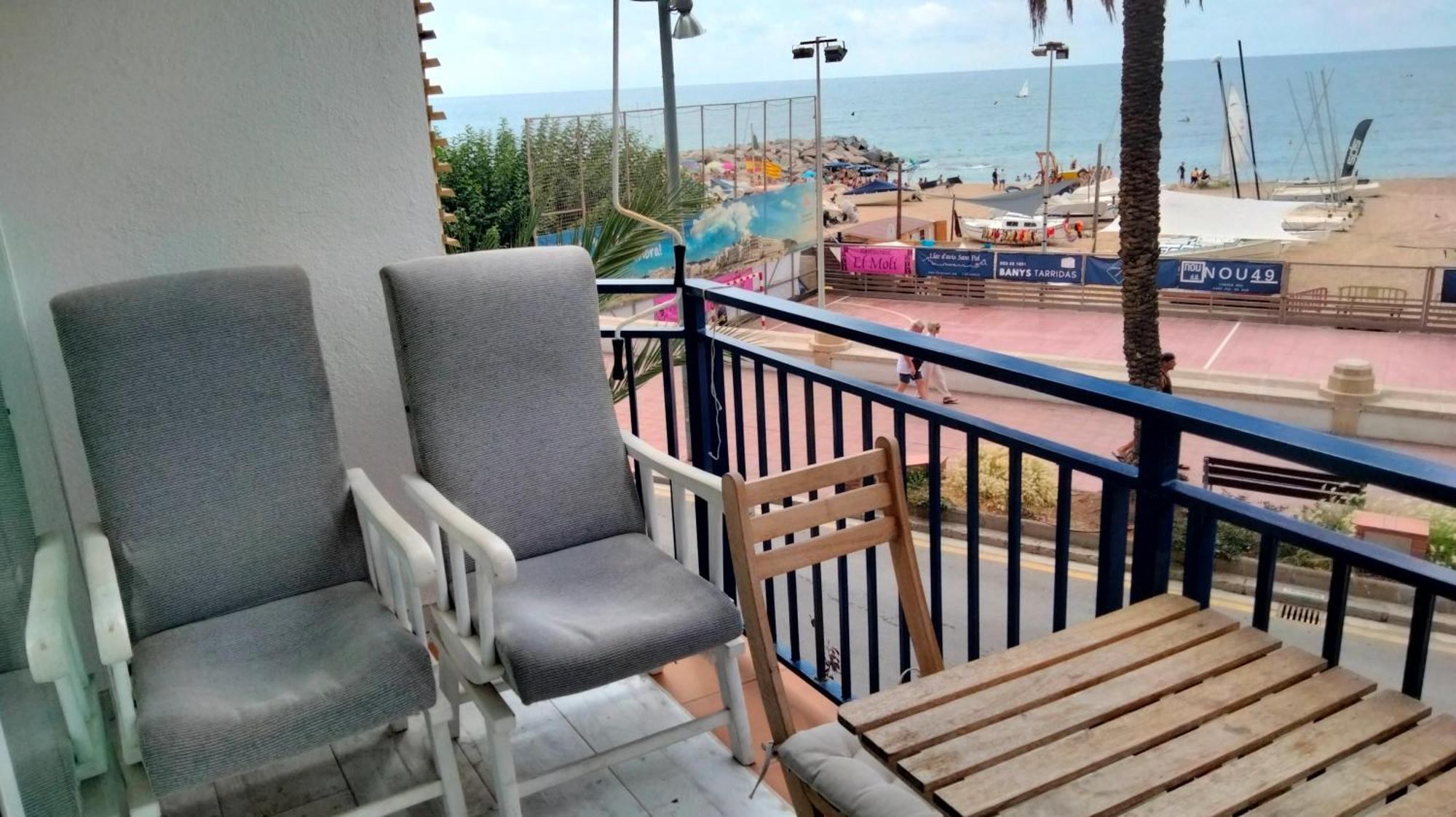 Beachfront Apartment With Private Parking سان بول ذي مار المظهر الخارجي الصورة